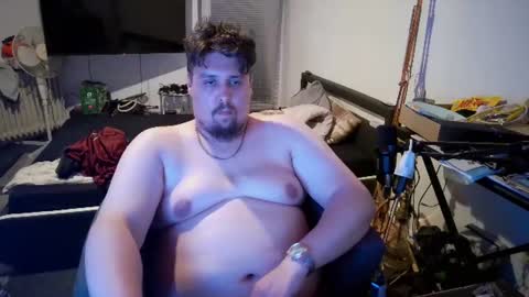 Snapshot of sirroni chatting on June 23, 12:41 am sirroni online show from June 23, 12:41 am
