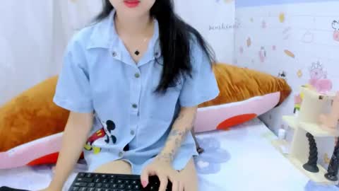 Snapshot of sisi_baby chatting on September 22, 2:35 am julila online show from September 22, 2:35 am