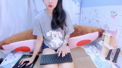 julila online show from October 4, 3:37 am