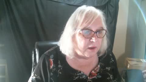 Sissy Diane online show from February 1, 12:40 am