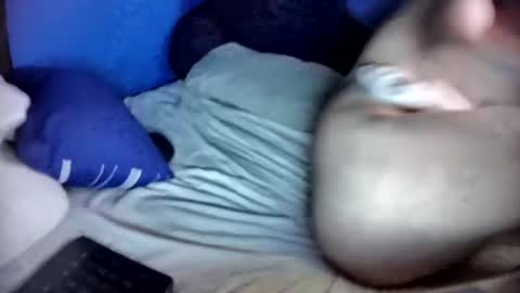 Snapshot of sissyelliot chatting on January 19, 7:04 am Elle online show from January 19, 7:04 am