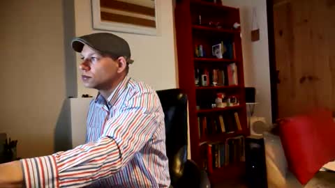 Snapshot of sissyslavepetra chatting on March 23, 5:28 pm Petra online show from March 23, 5:28 pm