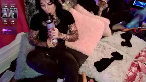 gapingsissyslut online show from October 25, 4:35 pm