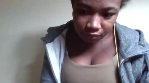 Snapshot of sisyh697532 chatting on May 15, 9:16 am sisyh697532 online show from May 15, 9:16 am