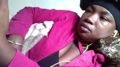 Snapshot of sisyh697532 chatting on May 22, 8:36 pm sisyh697532 online show from May 22, 8:36 pm