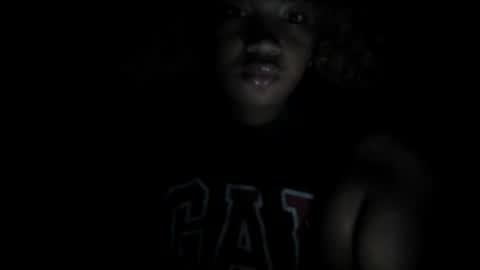 Snapshot of sisyh697532 chatting on May 31, 8:32 am sisyh697532 online show from May 31, 8:32 am