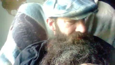 sitonmybeardxxx online show from May 24, 7:19 pm