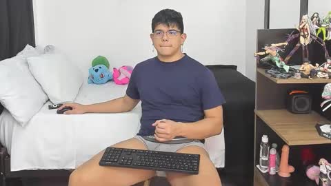 Siul Thompson online show from April 2, 1:25 am