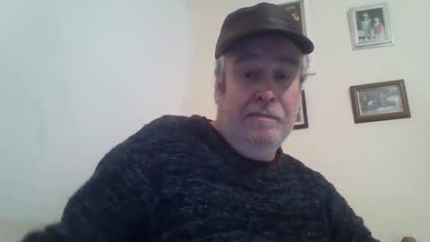 Snapshot of sizemick_u235 chatting on January 6, 12:27 am Mickey B online show from January 6, 12:27 am