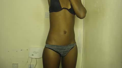 Snapshot of sizzly_ass chatting on March 13, 7:48 am sizzly_ass online show from March 13, 7:48 am