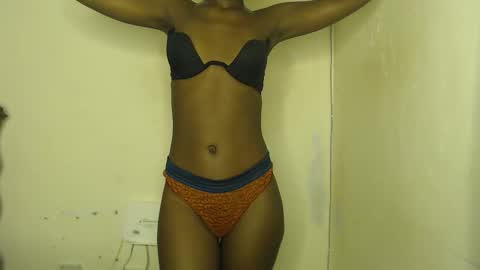 Snapshot of sizzly_ass chatting on March 21, 10:53 am sizzly_ass online show from March 21, 10:53 am