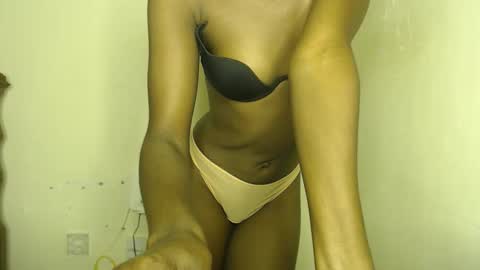 Snapshot of sizzly_ass chatting on March 22, 11:02 am sizzly_ass online show from March 22, 11:02 am