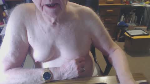 Snapshot of sjbottomboi chatting on March 12, 5:35 am sjbottomboi online show from March 12, 5:35 am