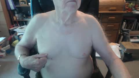 Snapshot of sjbottomboi chatting on September 28, 8:25 pm sjbottomboi online show from September 28, 8:25 pm