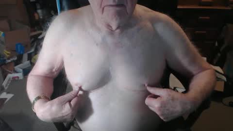 Snapshot of sjbottomboi chatting on November 12, 11:58 pm sjbottomboi online show from November 12, 11:58 pm