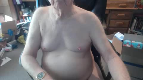 Snapshot of sjbottomboi chatting on December 4, 7:11 pm sjbottomboi online show from December 4, 7:11 pm