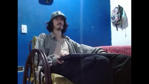 Snapshot of sk8sir chatting on June 6, 3:39 pm sk8sir online show from June 6, 3:39 pm