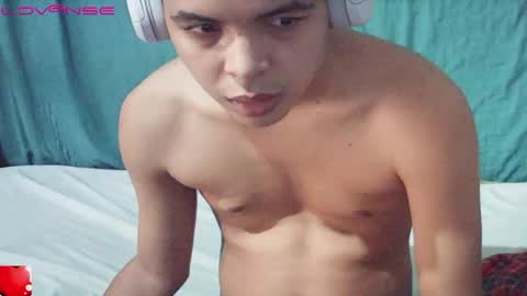 Snapshot of skady_coronado chatting on June 6, 5:17 pm skady_coronado online show from June 6, 5:17 pm