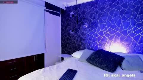 SKAILYN ANGELS online show from November 25, 6:02 am