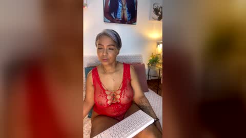 Skarlleth online show from March 28, 2:49 pm