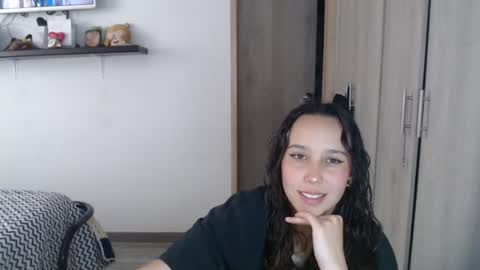 Alice online show from December 3, 6:49 pm