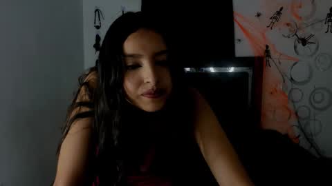 Snapshot of skarleth_and_lina chatting on October 31, 11:55 am Skarleth and Lina online show from October 31, 11:55 am