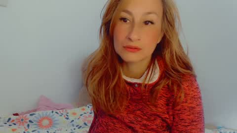 Snapshot of skarlett2072 chatting on December 21, 12:27 pm Arlett online show from December 21, 12:27 pm