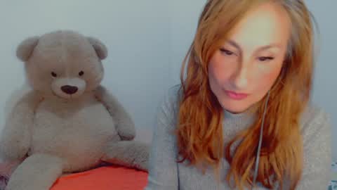 Snapshot of skarlett2072 chatting on December 22, 11:09 pm Arlett online show from December 22, 11:09 pm