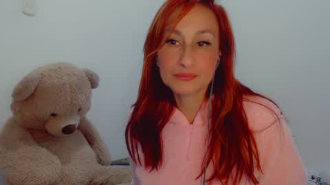 Snapshot of skarlett2072 chatting on January 2, 11:52 am Arlett online show from January 2, 11:52 am