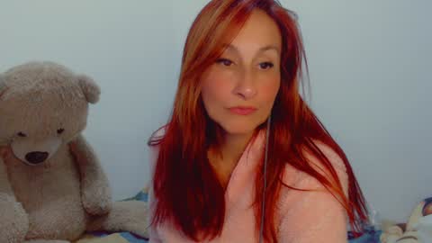 Snapshot of skarlett2072 chatting on January 3, 1:16 am Arlett online show from January 3, 1:16 am