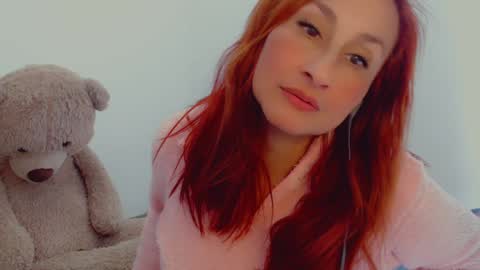 Snapshot of skarlett2072 chatting on January 3, 5:10 pm Arlett online show from January 3, 5:10 pm