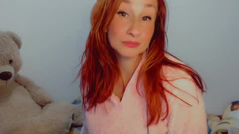 Snapshot of skarlett2072 chatting on January 6, 3:09 am Arlett online show from January 6, 3:09 am