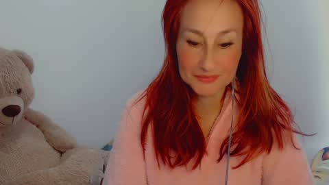 Snapshot of skarlett2072 chatting on January 6, 1:08 pm Arlett online show from January 6, 1:08 pm