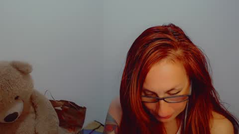 Snapshot of skarlett2072 chatting on January 15, 3:00 am Arlett online show from January 15, 3:00 am