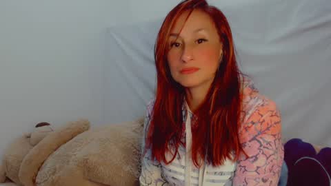 Snapshot of skarlett2072 chatting on January 17, 6:26 am Arlett online show from January 17, 6:26 am