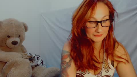 Snapshot of skarlett2072 chatting on January 28, 1:08 am Arlett online show from January 28, 1:08 am