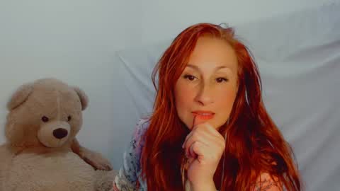 Snapshot of skarlett2072 chatting on February 15, 4:47 am Arlett online show from February 15, 4:47 am