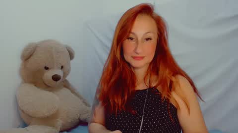 Snapshot of skarlett2072 chatting on February 19, 11:14 pm Arlett online show from February 19, 11:14 pm