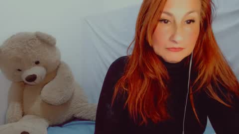 Snapshot of skarlett2072 chatting on February 21, 12:38 am Arlett online show from February 21, 12:38 am