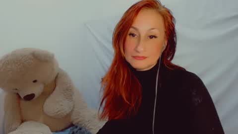 Snapshot of skarlett2072 chatting on February 22, 4:40 am Arlett online show from February 22, 4:40 am