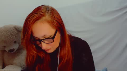 Snapshot of skarlett2072 chatting on February 23, 3:13 am Arlett online show from February 23, 3:13 am