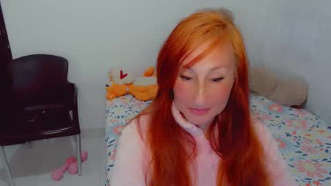 Snapshot of skarlett2072 chatting on September 11, 3:01 pm Arlett online show from September 11, 3:01 pm