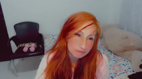 Snapshot of skarlett2072 chatting on September 14, 3:05 am Arlett online show from September 14, 3:05 am