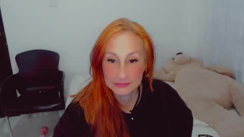 Snapshot of skarlett2072 chatting on September 18, 11:01 am Arlett online show from September 18, 11:01 am