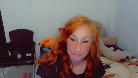 Snapshot of skarlett2072 chatting on September 19, 12:02 am Arlett online show from September 19, 12:02 am