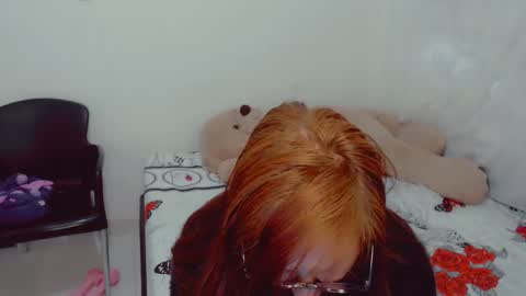 Snapshot of skarlett2072 chatting on September 28, 4:45 pm Arlett online show from September 28, 4:45 pm