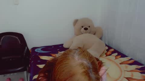 Snapshot of skarlett2072 chatting on October 11, 5:28 am Arlett online show from October 11, 5:28 am