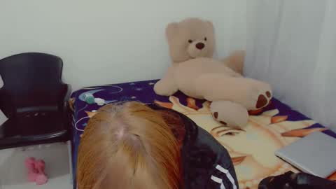 Snapshot of skarlett2072 chatting on October 16, 3:07 am Arlett online show from October 16, 3:07 am