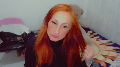 Snapshot of skarlett2072 chatting on November 5, 2:22 am Arlett online show from November 5, 2:22 am