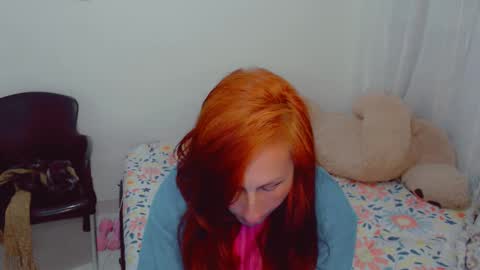 Snapshot of skarlett2072 chatting on November 6, 10:49 am Arlett online show from November 6, 10:49 am